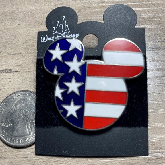 Walt Disney World 2002 Mickey Mouse Pin Badge USA American Flag July 4th Vintage - Picture 2 of 3
